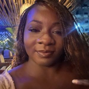 Meet your Posher, Ebere